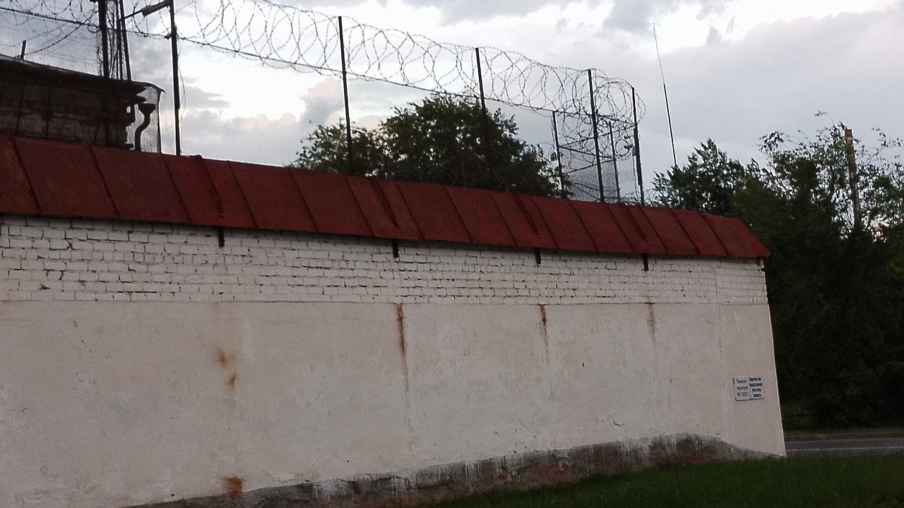 Главная картинка новости: В Калужской области 18-летнему парню грозит 15 лет тюрьмы за торговлю наркотиками 