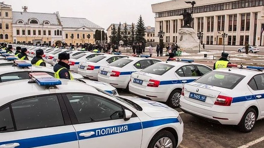 Главная картинка новости: Почти 150 патрульных машин получила Калужская область