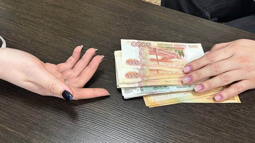 Главная картинка новости: Купюры больше не будут принимать в магазинах с 7 февраля - неприятный сюрприз для всех россиян