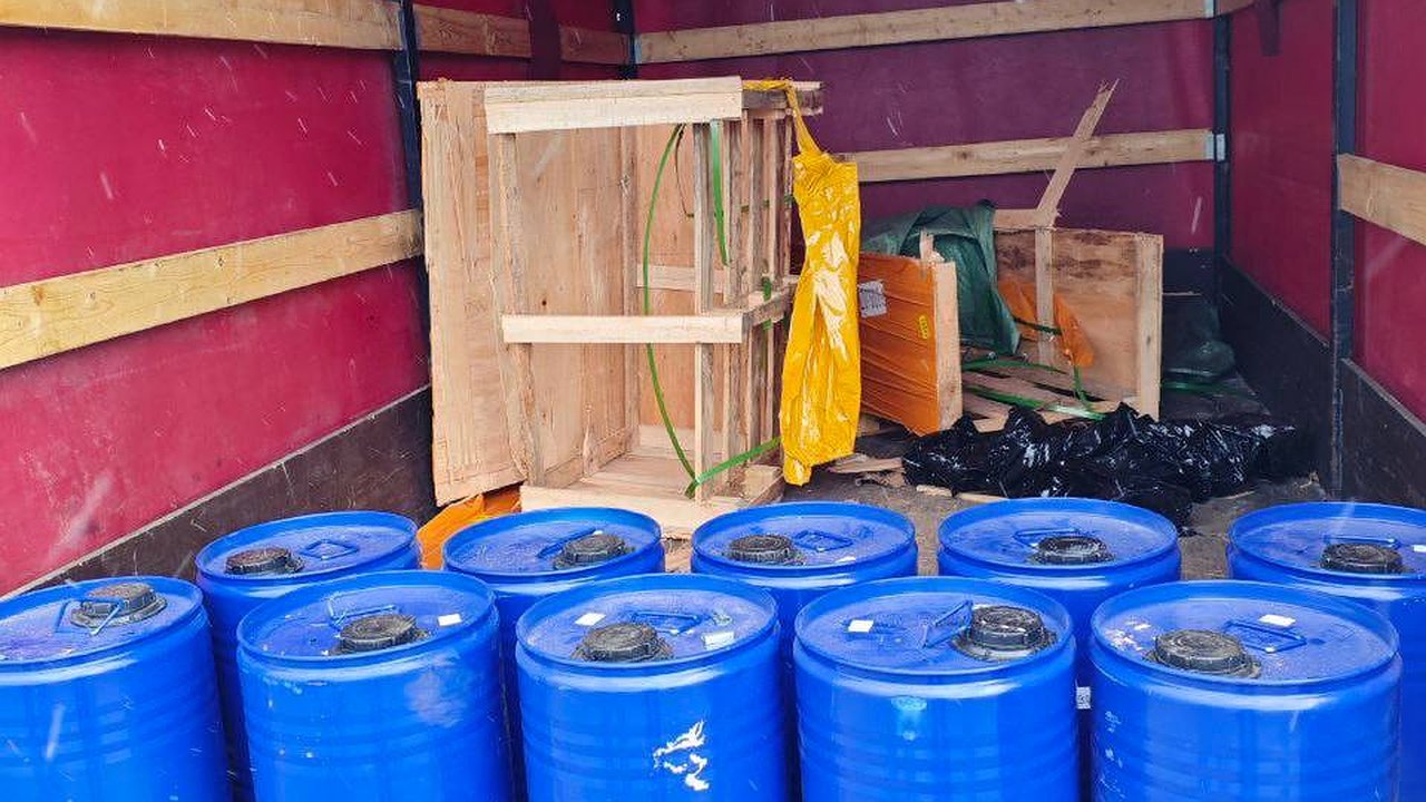 Главная картинка новости: В Калужской области изъяли компоненты для 2,5 миллиона доз наркотиков