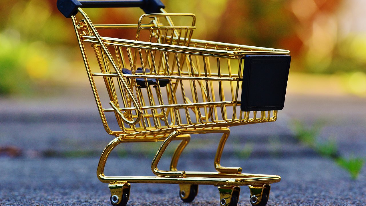 Главная картинка новости: В марте исчезнет с полок магазинов: «Пятерочка» и «Магнит» объявили российским покупателям о жестком решении