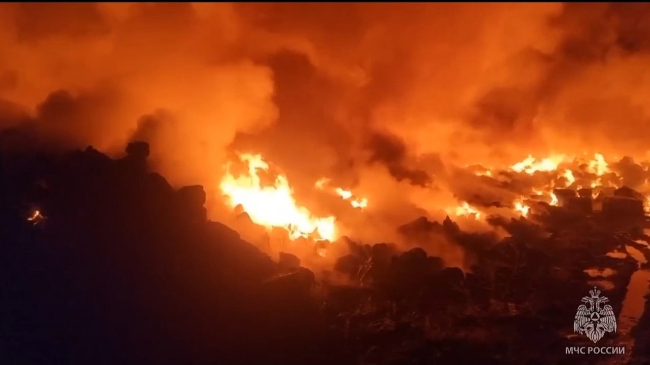 Главная картинка новости: Крупный пожар на заводе в Калужской области ликвидирован
