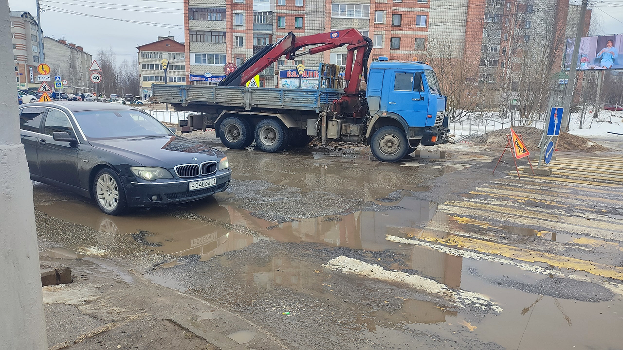 Главная картинка новости: Под Калугой люди 40 лет ждут ремонта дороги