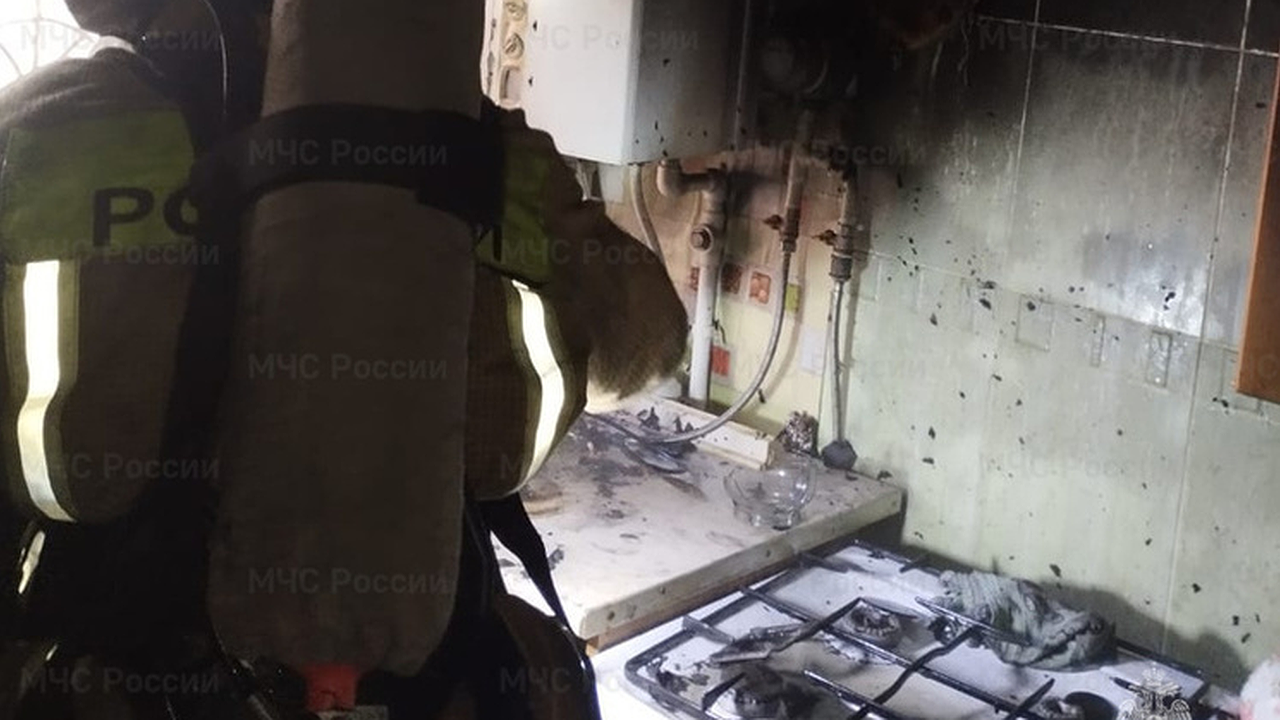 Главная картинка новости: В Людинове утром сгорела квартира