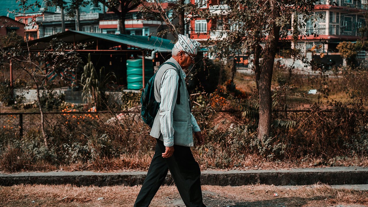 Главная картинка новости: Указ утвержден. Пенсионеры, чья пенсия меньше 32 577 рублей, получат приятный денежный бонус