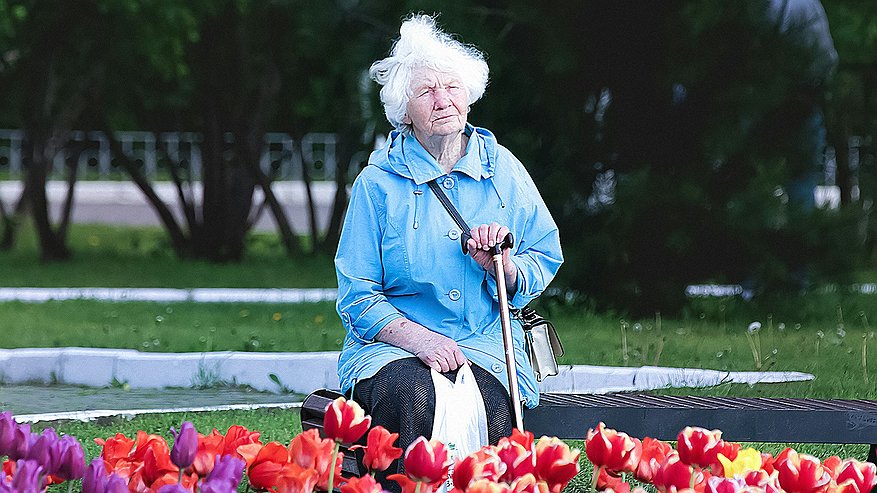 Главная картинка новости: Пенсии пересчитают со дня их назначения. Пенсионеров в мае ждет новый сюрприз