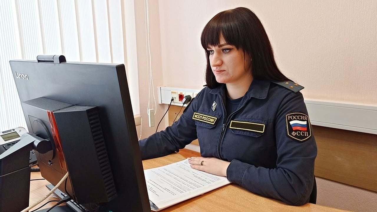 Главная картинка новости: Калужанина отправили под суд за отказ содержать дочь