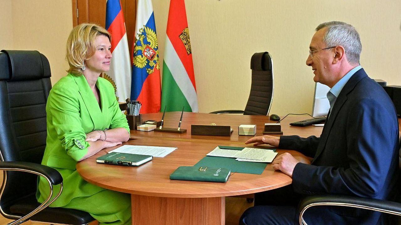 Главная картинка новости: Министр сельского хозяйства РФ посетила Калужскую область с рабочим визитом