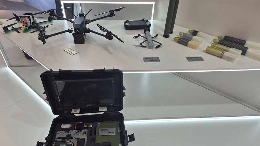 Главная картинка новости: Новейшие российские квадрокоптеры и БПЛА впечатли на международной выставке по безопасности в Москве