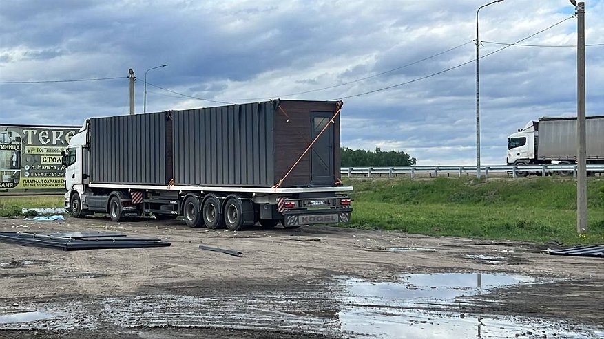 Главная картинка новости: Дроны ВСУ впервые атаковали Сибирь: беспилотники запускали из фуры для удара по военному аэродрому