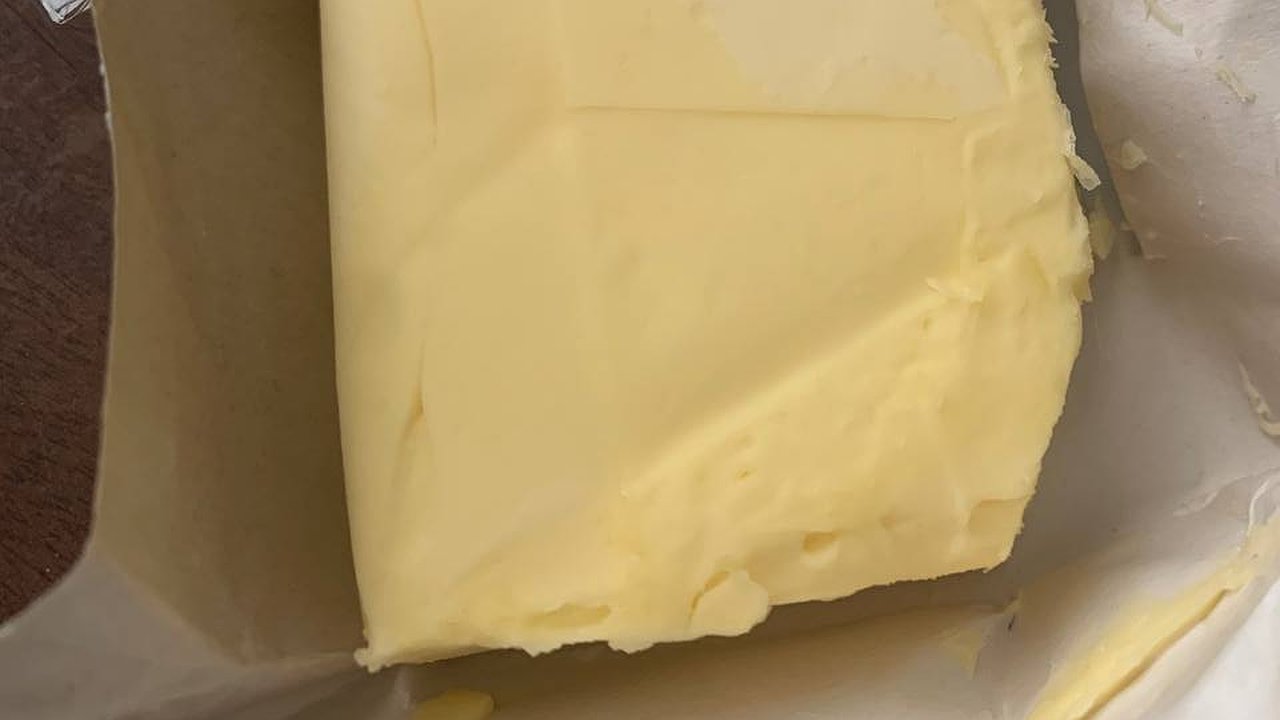 Главная картинка новости: "Ни капли пастеризованных сливок, одна пальма": в Роскачестве опубликовали черный список сливочного масла