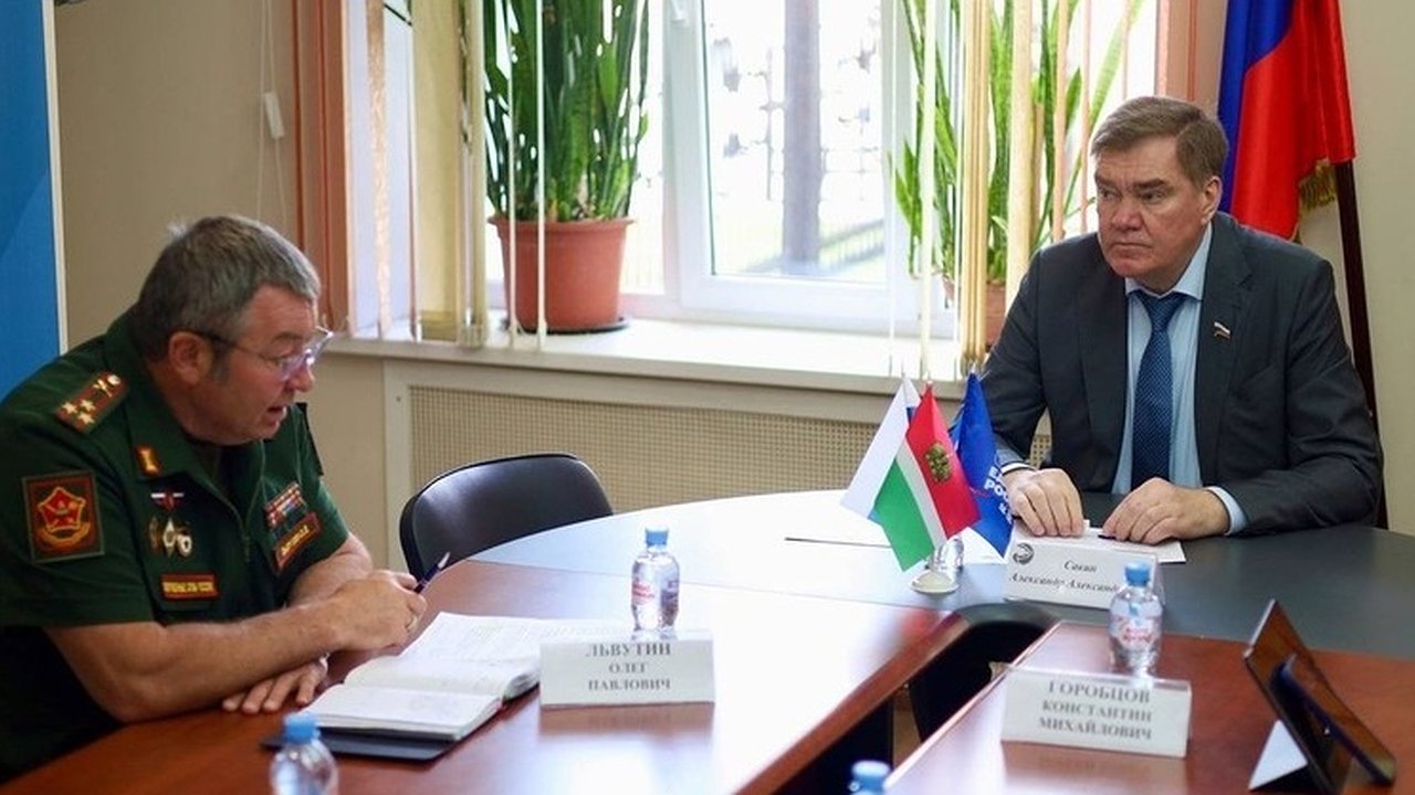 Главная картинка новости: Калужский сенатор поддержал идею об установке памятных стел героям СВО