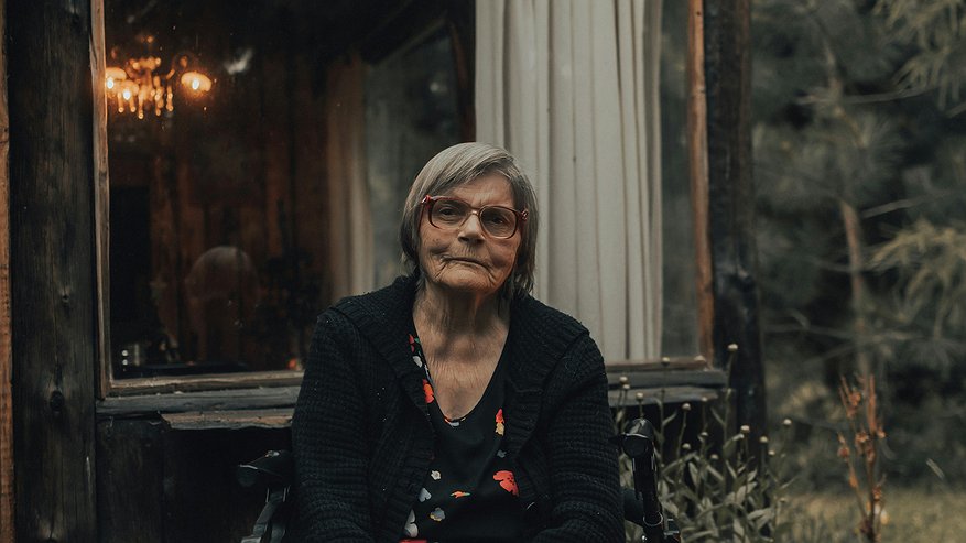 Главная картинка новости: Пенсионеров предупредили. Пенсию начнут снижать, если прописан в квартире не 1