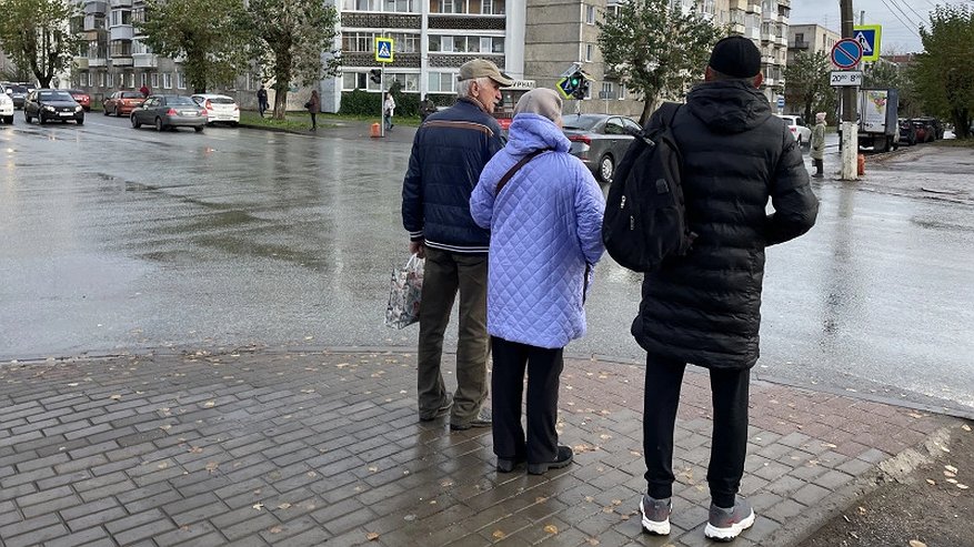 Главная картинка новости: Пожилых предупредили. Пенсию начнут снижать, если прописан в квартире не один