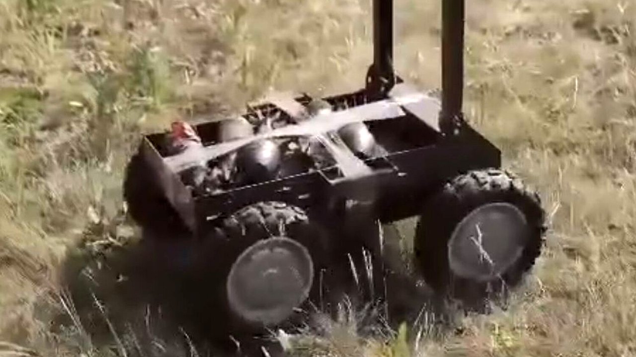 Главная картинка новости: Российские военные впервые массово применили наземные роботы "Шанхай" и "Лягушка" в зоне СВО