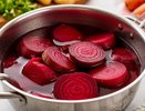 Свекла оставляет 50% вкуса в кастрюле с водой: вот как правильно ее готовить — вкуснее, проще и без варки