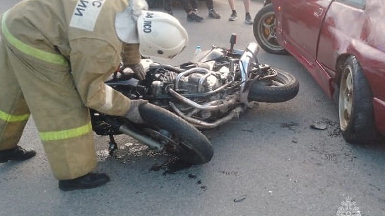 Главная картинка новости: Мотоциклист пострадал в результате ДТП на дамбе в Калуге