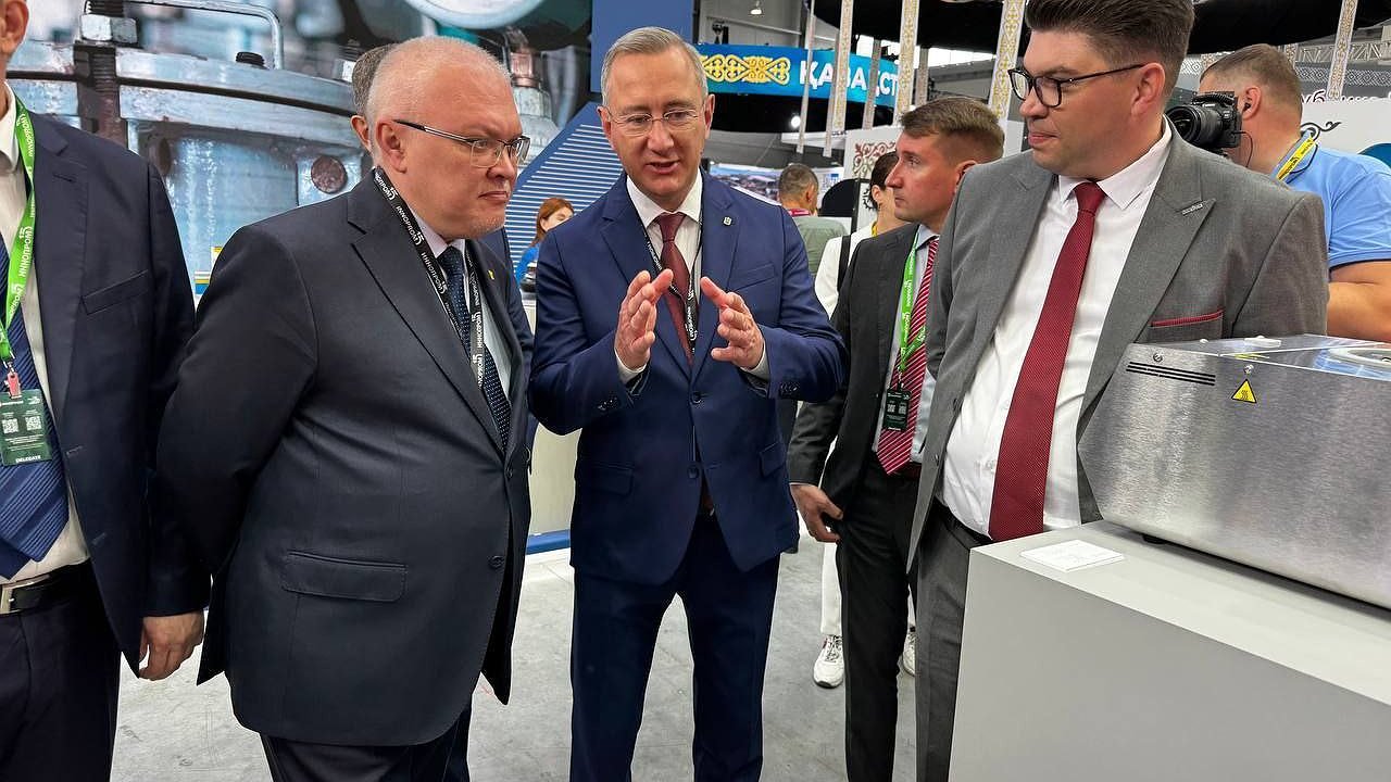 Главная картинка новости: Калужская область демонстрирует промышленный потенциал на ИННОПРОМ-2025 в Екатеринбурге