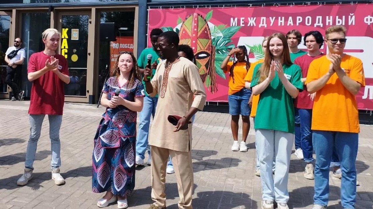 Главная картинка новости: Калуга стала центром притяжения африканской культуры на фестивале