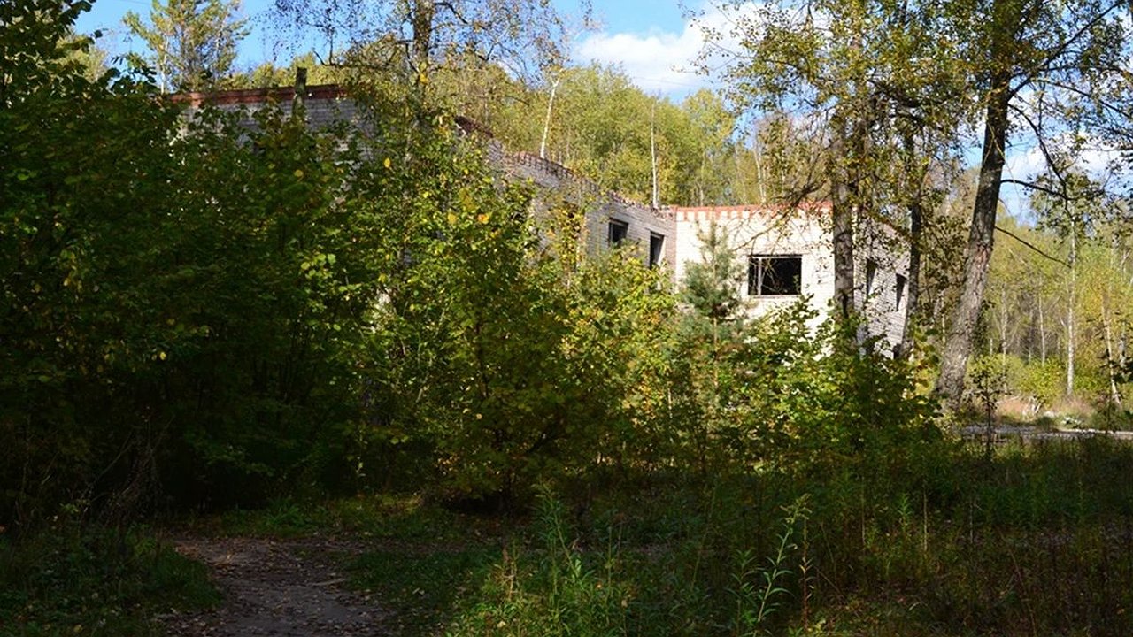 Главная картинка новости: Заброшенный аграрный колледж в Калуге превратят в экоцентр и часть Губернского парка