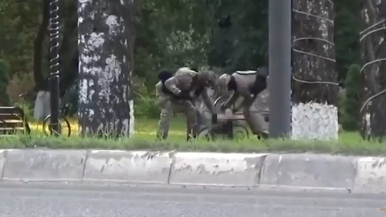 Главная картинка новости: Калужские силовики пресекли схему “легализации” мигрантов