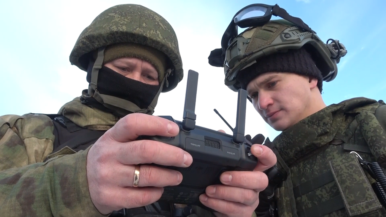 Главная картинка новости: Новая тактика российской армии приносит результаты: 200 населенных пунктов освобождено