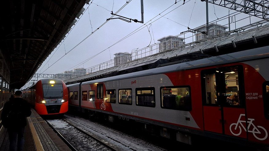 Главная картинка новости: «Дочка хочет спать на вашей полке, давайте поменяемся?». Неожиданный случай в поезде