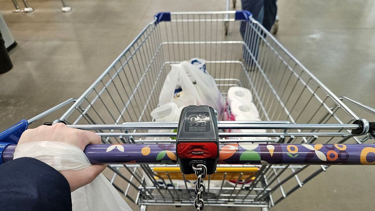 Главная картинка новости: Купила в фикс-прайсе "одеяло" за 69 р - теперь всегда вожу в машине таких два!