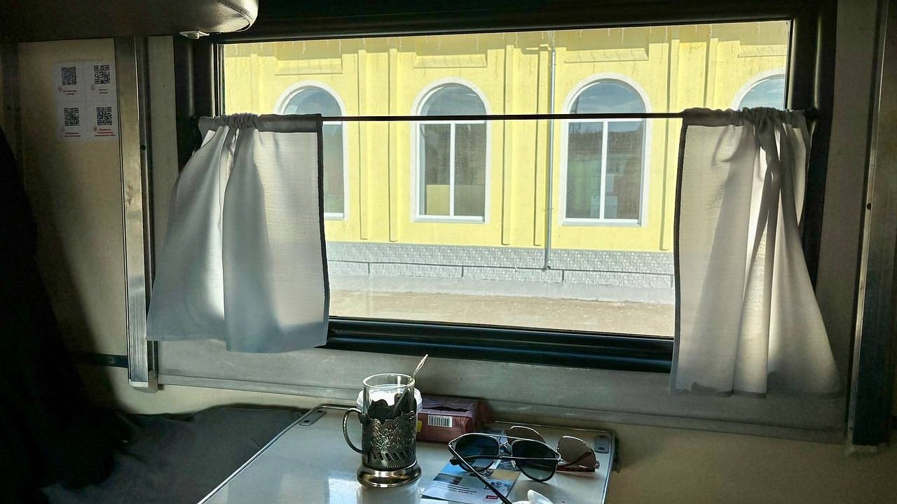 Главная картинка новости: «Врач» в поезде чуть не обобрал всю мою секцию: как я в одиночку остановила банду мошенников и спасла бабушек от разорения