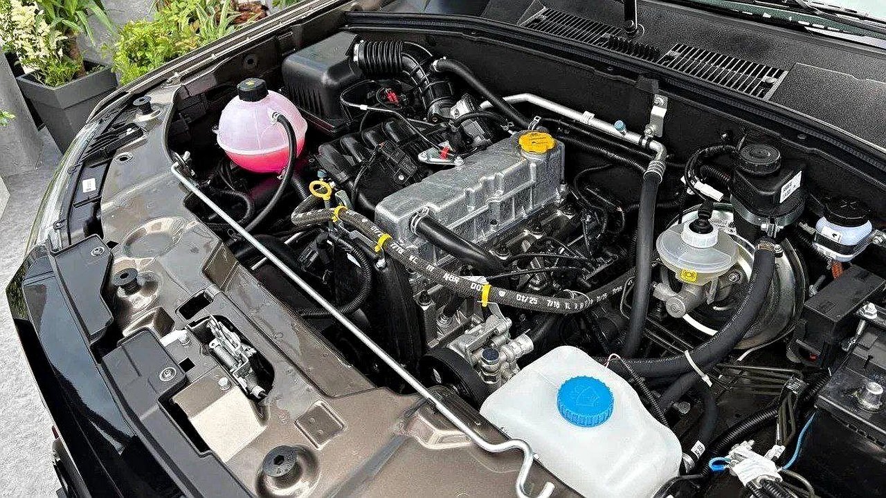 Главная картинка новости: Тестируем новую Niva Travel с обновленным двигателем на дорогах.