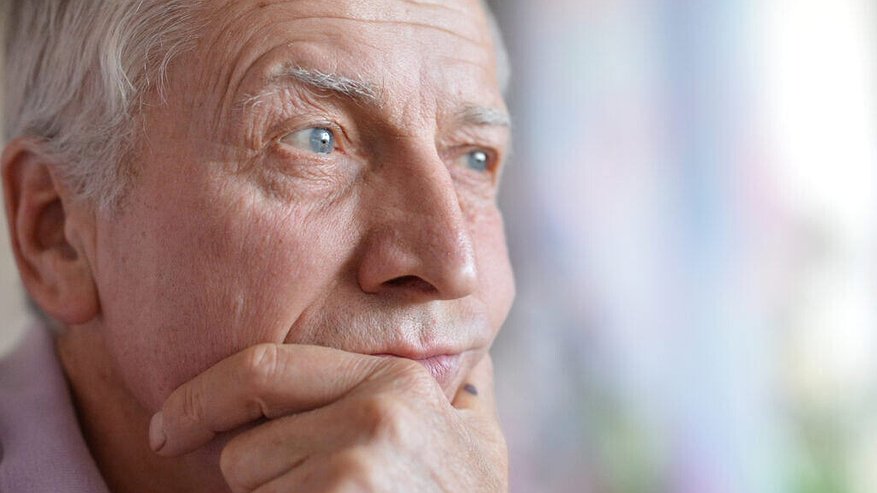 Главная картинка новости: Мужчины за 50 жалеют о главной ошибке молодости