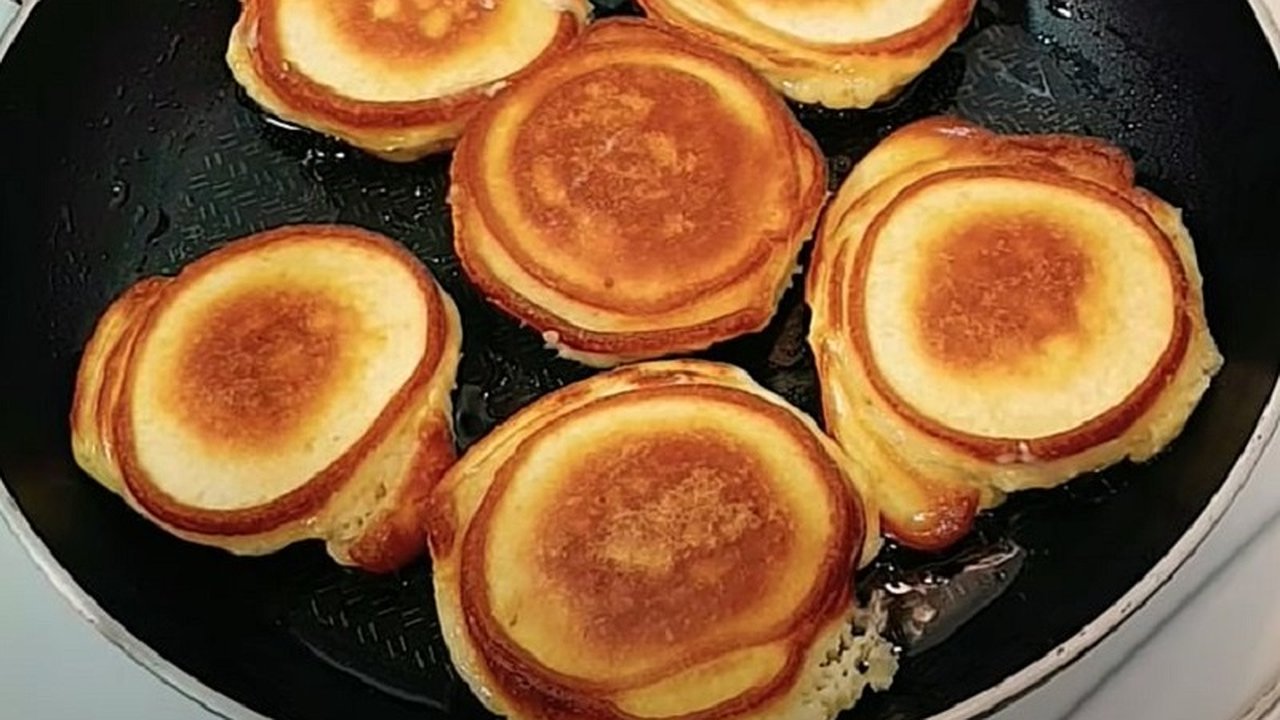 Главная картинка новости: Готовим оладьи с начинкой: уют без хлопот