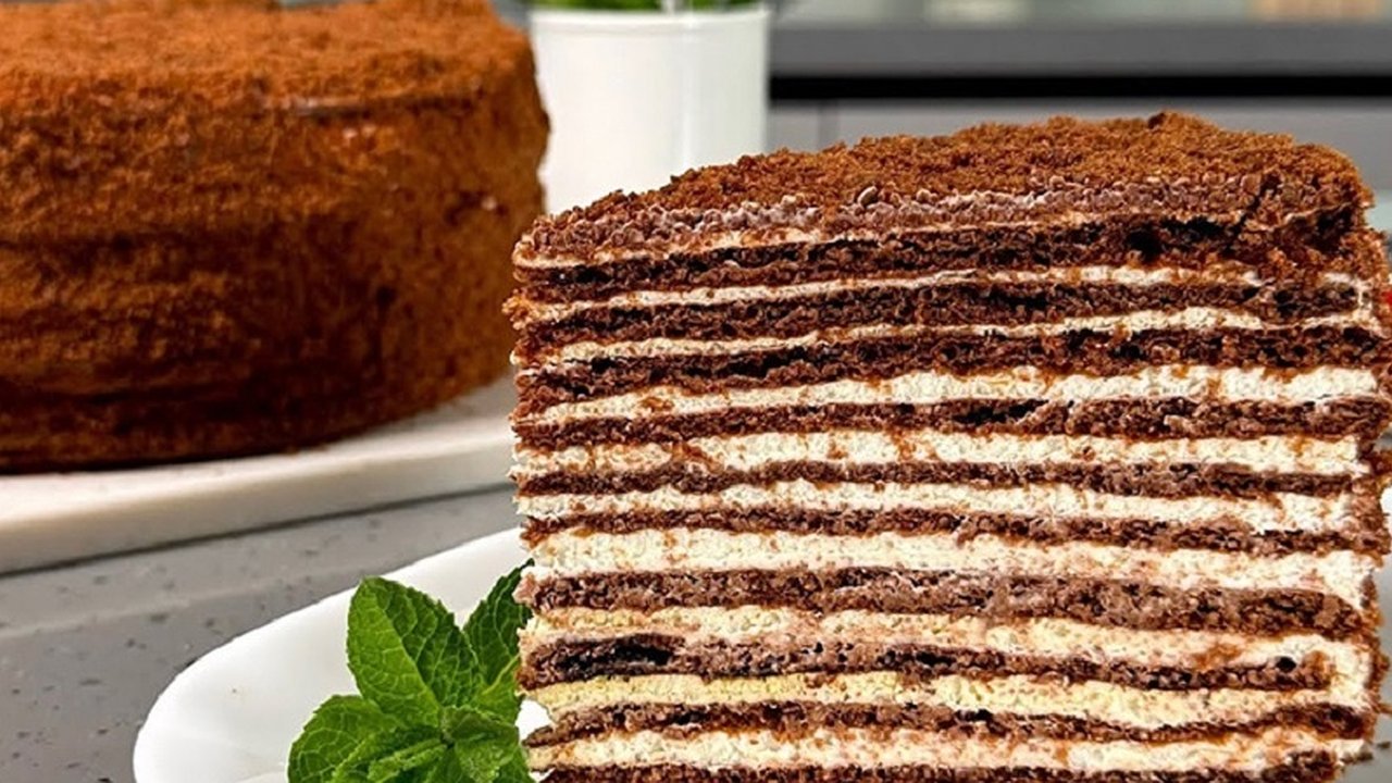 Главная картинка новости: Готовим шоколадный торт на сковороде без духовки