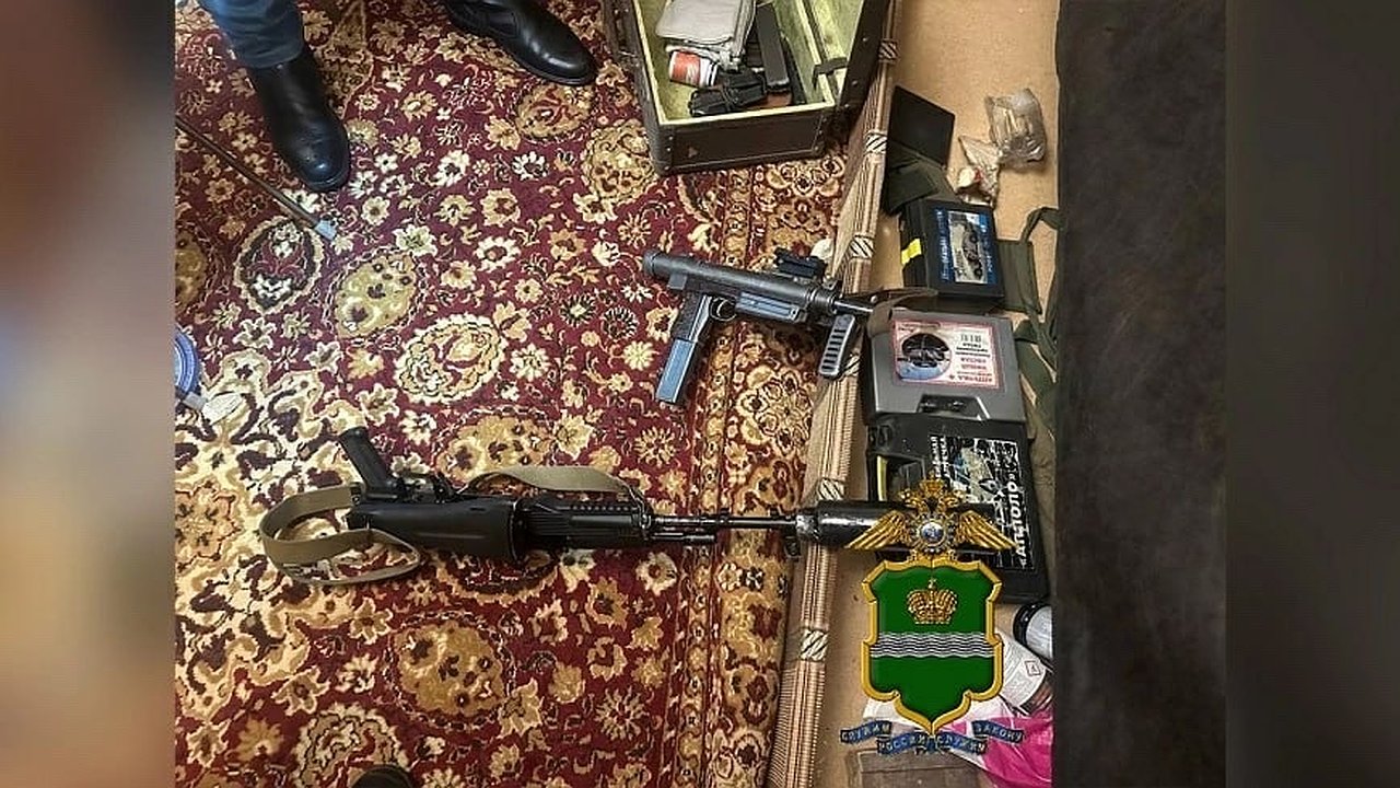 Главная картинка новости: Житель Калужской области попался на переделке сигнального оружия в боевое