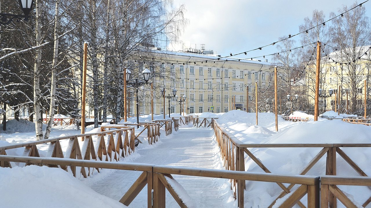Главная картинка новости: Снег и гололёд в Калуге 3 января: горожан просят соблюдать осторожность
