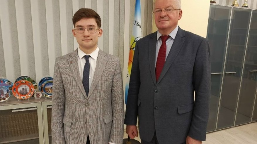 Главная картинка новости: Молодежный министр образования Калужской области сохранил свой пост