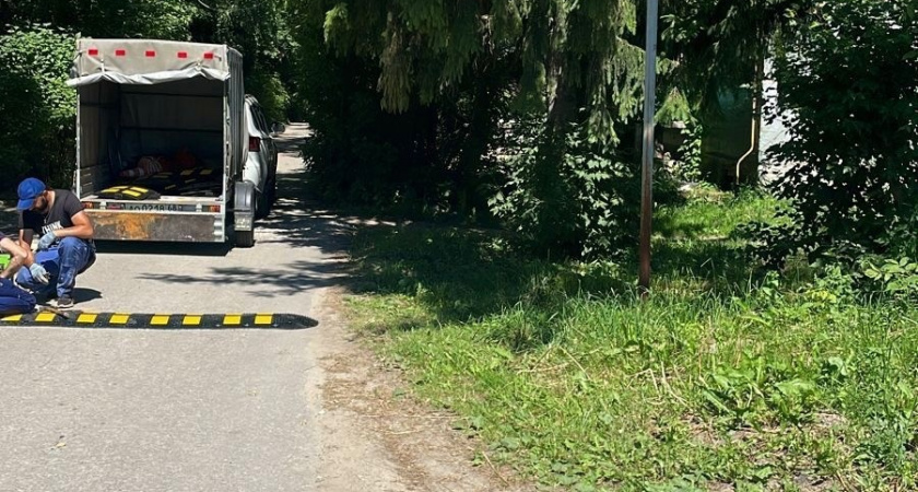 В поселке Росва Калужской области власти обезопасили дорогу к местной школе