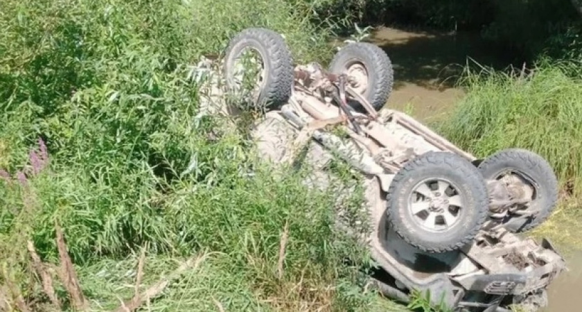 Авария с переворотом УАЗа в Калужской области: двое пострадали