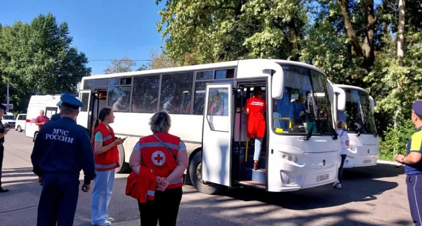 Беженцев из пострадавшей Курской области встретили в Калуге