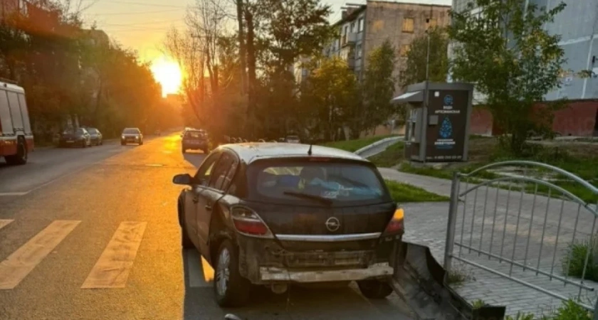 В Калуге рано утром произошла авария с участием двух иномарок