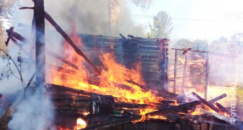 В Калужской области дотла сгорел жилой дом