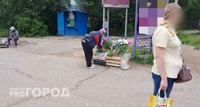 Городская управа Калуги предложила пенсионерам торговать у рынка на улице Плеханова