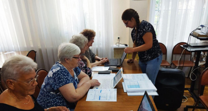 В Калужской области пенсионерам предлагают пройти обучение по компьютерной грамотности  