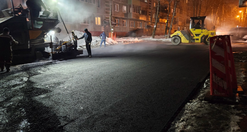 В Калуге продолжают укладывать асфальт