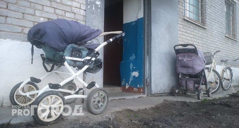 В Калужской области более двух тысяч семей получили выплаты за рождение третьего ребенка в 2024 году 