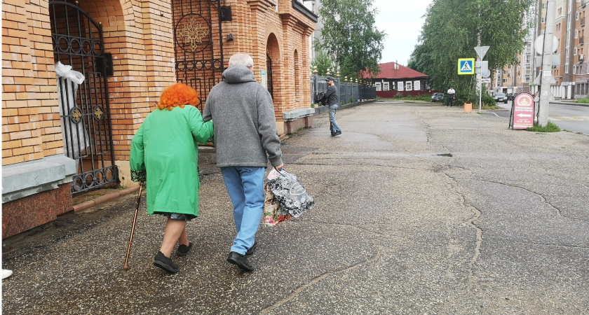 Указ приняли: теперь российские пенсионеры не будут оплачивать автобус, таблетки и ЖКХ