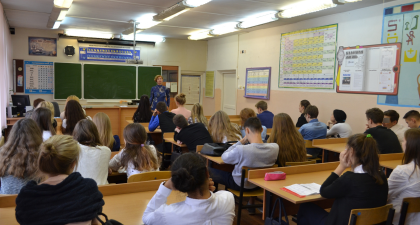 Калужанам рассказали, когда пройдут выпускные и экзамены