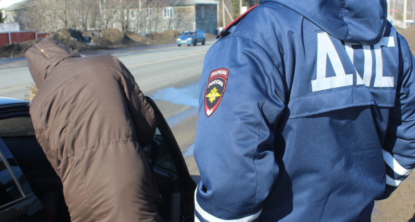 Новое правило вводится для тех, кто водит легковой автомобиль. Теперь полный запрет