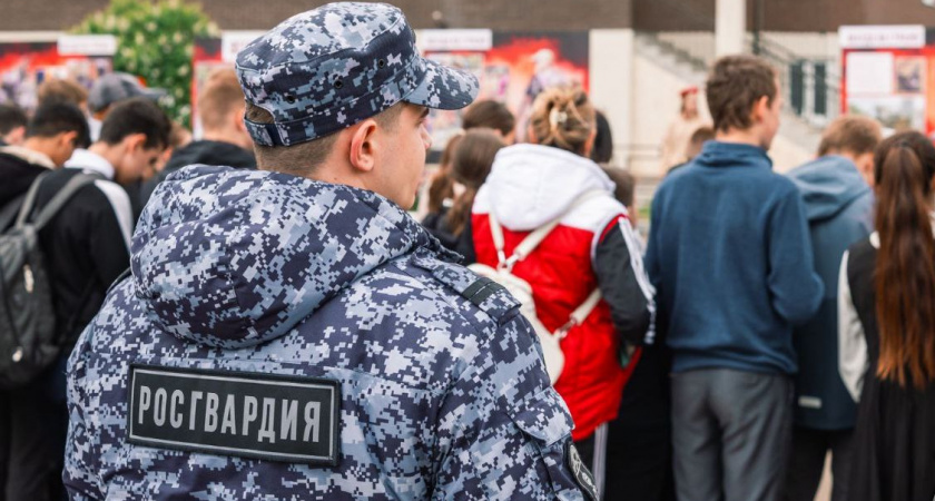 Росгвардейцы спасли инвалида из горящего дома в Калужской области