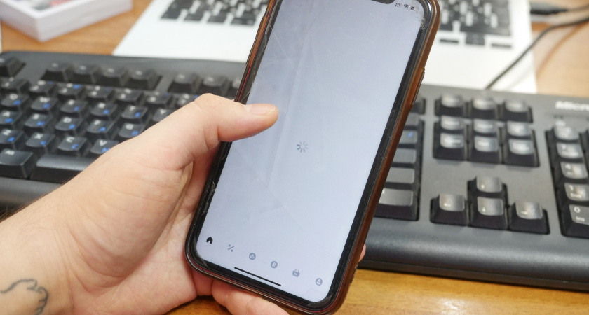 Можно ли пользоваться смартфоном, когда он стоит на зарядке - запомните навсегда